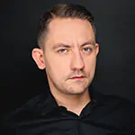 Adam Góra Warren and Sons w grupie HOLO