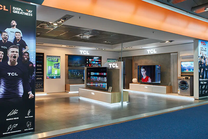 HOLO TCL Saturn Hamburg Shop in Shop