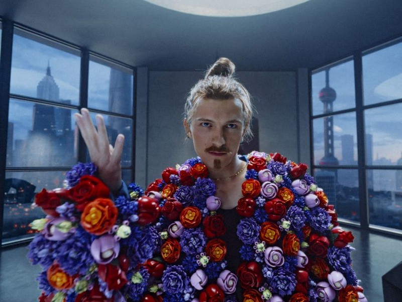 Tom Holland i jego bracia łączą siły z Grupą LEGO