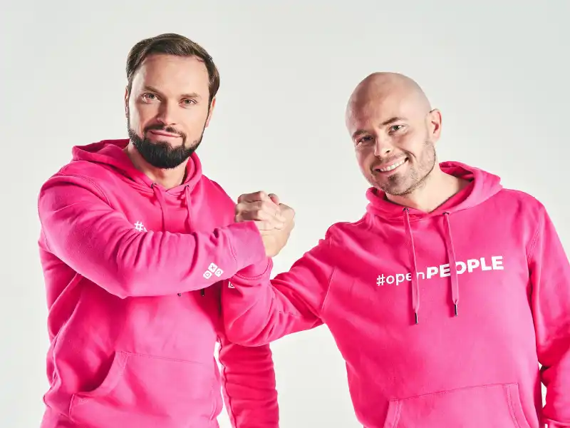 Budujemy ludzi, nie markę. 20 lat OpenGift.pl | Szymon i Paweł Frieske