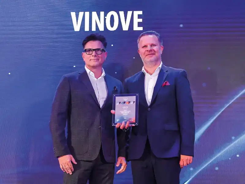 10 lat, niemal 60 rynków, 12 milionów produktów | Łukasz Kardas i Mariusz Szyller, VINOVE