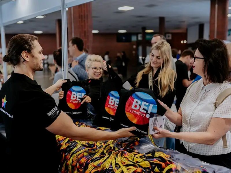 Gadżety reklamowe, które naprawdę sprzedają – sprawdź je na Festiwalu Marketingu